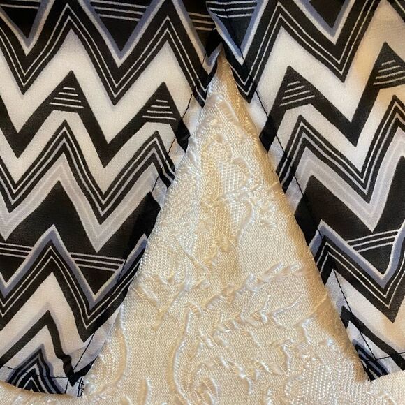 Womenâs No Boundaries Top SleevelessâButtonâDownâM - Picture 9 of 11